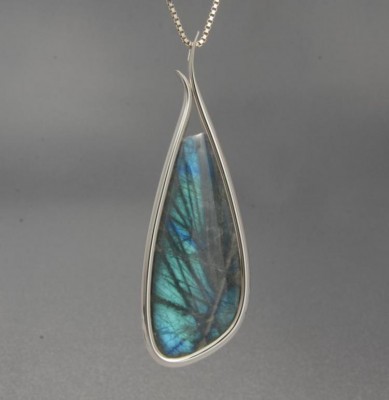 WESLEY HARRIS-Pendentif-Labradorite-motif barley-argent