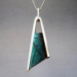 WESLEY HARRIS-Pendentif-Labradorite-tuning Fork design-Labradorite-argent