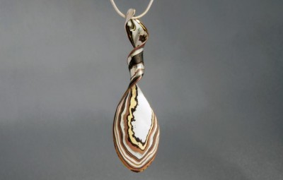 WESLEY HARRIS-Pendentif Mokume Spiralr-Mokume Gane-or vert-argent-cuivre-laiton- shakudo-shibuichi