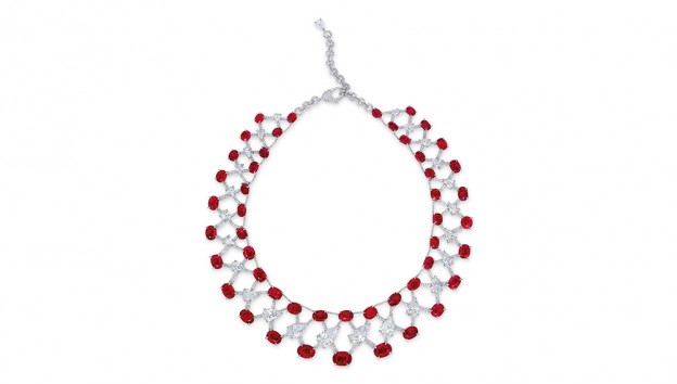 EDMOND CHIN-création pour Etcetera-Collier Rubis Birmans ( 120 carats ) et Diamants--vendu au prix record-$13,006,656-Christies HK-2 juin 2015