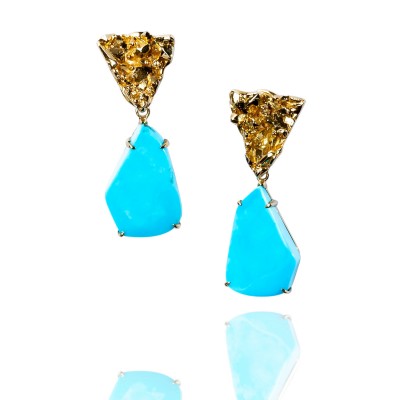 PALOMA SANCHEZ - Free form Sleeping Beauty turquoises (Arizona), 18K yellow gold top earrings