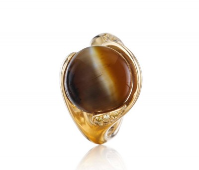 #NAOMI SARNA # Cat’s Eye Opal #White Diamonds #18-karat Yellow Gold #opale oeil de chat #diamant #Bague #ing