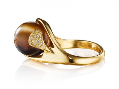 #NAOMI SARNA #Ring #Cat’s Eye Opal #Diamonds #18-karat Yellow Gold#OpaleOeilDeChat #Diamant #Or