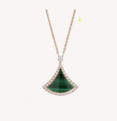 #BULGARI #necklace #diamond #collier #diamant #malachite
