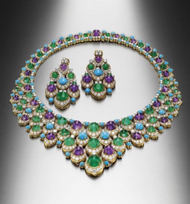 #BULGARI #parure Bib #or #émeraudes #améthystes #turquoises #diamants gold #emeralds #amethysts #diamonds #1965