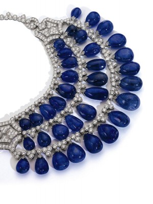 Bulgari, collier en platine, diamants et saphirs, 1970.
