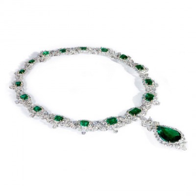 BAYCO_colombian_emerald_diamond_necklace-émeraude-diamant-valued $3,000,000.