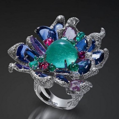 #KAREN SUEN #Ring #Cat’s eye paraiba tourmaline #emeralds #sapphires #spinels #diamonds #white gold #émeraudes #saphirs #diamants #or blanc #bague