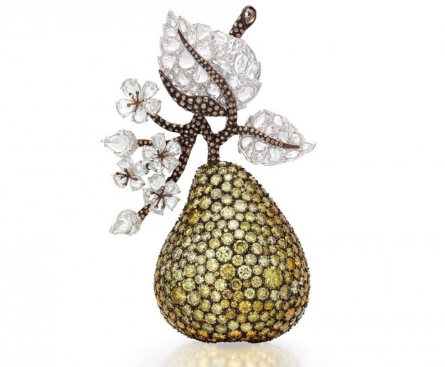 MICHELLE ONG-brooh for Carnet-sold auction $193,432-white and yellow diamonds