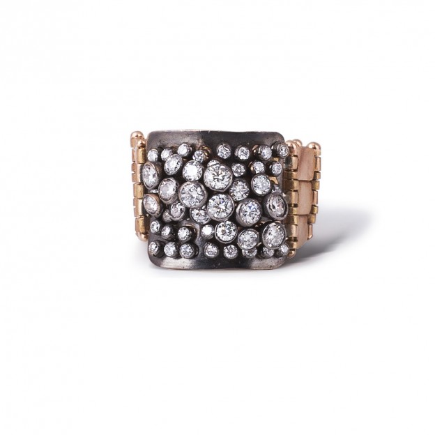 #APRIATI #ring #diamonds