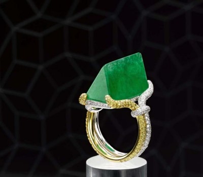 #SAMUEL KUNG #Polished rock of green jadeite #yellow and white gold #Rring