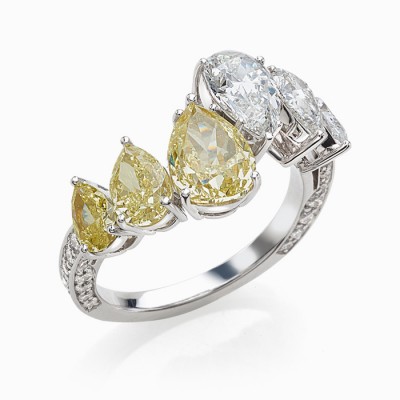 #VALENTINA CALLEGHER #Pearl #White Diamonds #Yellow diamonds #Ring