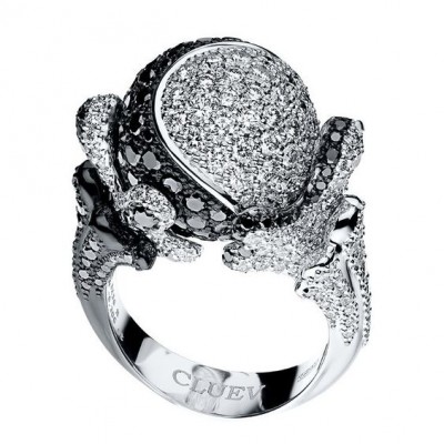 #CLUEV #ring #WhiteDiamonds #Black Diamonds