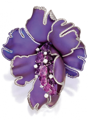 #MARHERITA BURGENER Floral-brooch #pear-shaped-pink-sapphires #diamonds #Titanium #saphirs roses #diamants #broche
